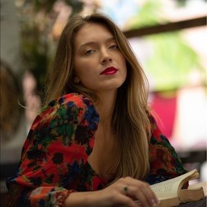 Meet your Posher, Mary e